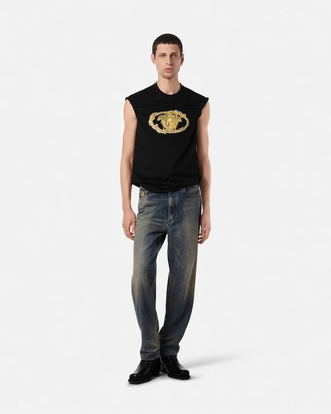 Embroidered Buckle Crest T-Shirt Embroidered Buckle Crest T-Shirt