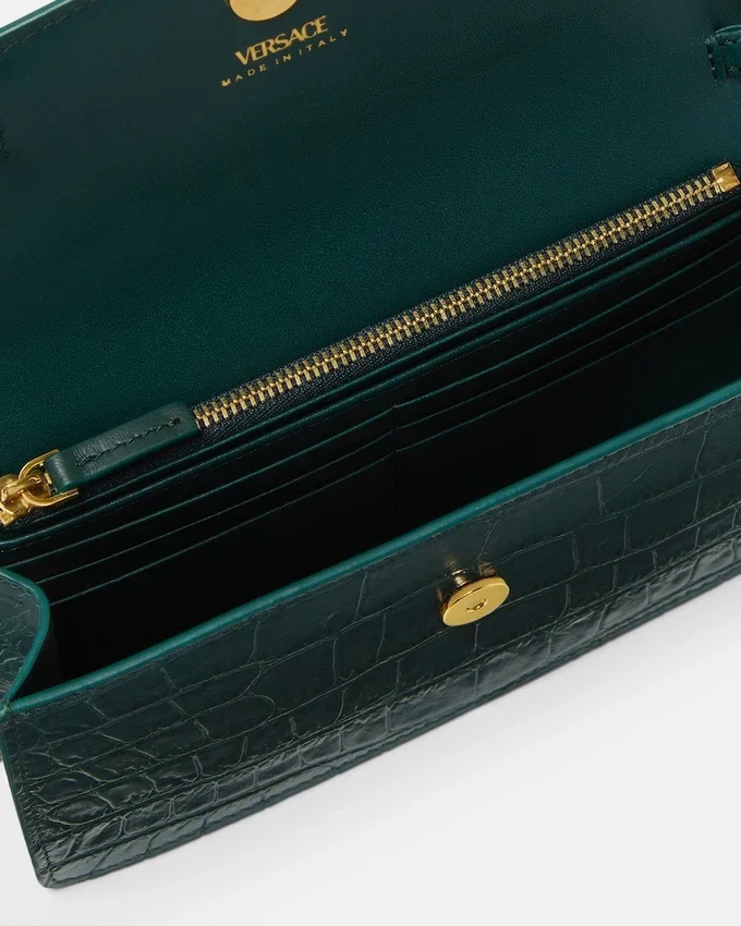 Medusa ’95 Croc-Effect Clutch Medusa ’95 Croc-Effect Clutch
