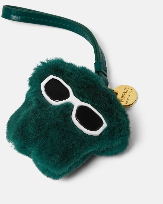 Medusa Fluffy Shearling Charm Medusa Fluffy Shearling Charm